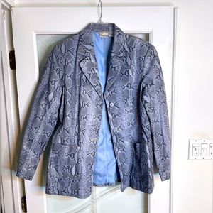 NEWPORT NEWS Women’s Snakeskin Blazer